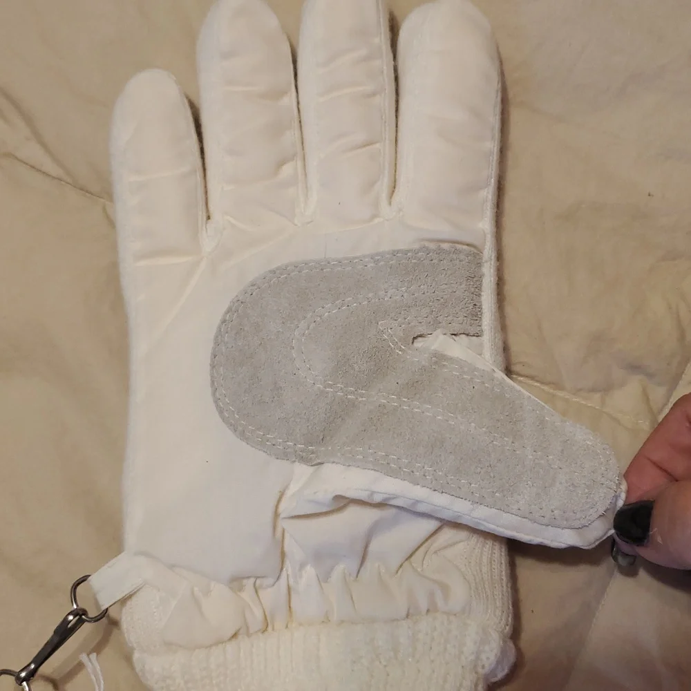 3M Thinsulate Red and White Gloves Unisex